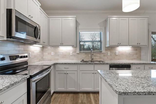 8 Lockhart Place, Bella Vista, AR 72715