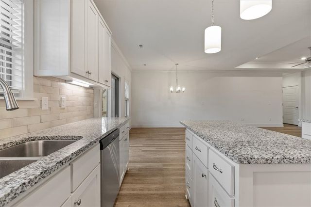 8 Lockhart Place, Bella Vista, AR 72715