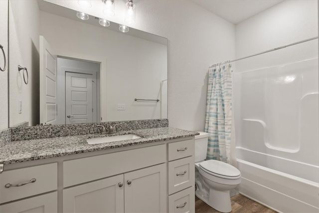 8 Lockhart Place, Bella Vista, AR 72715