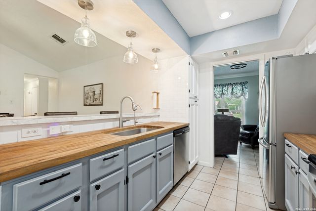 8310 Babe Ruth, San Antonio, TX 78240