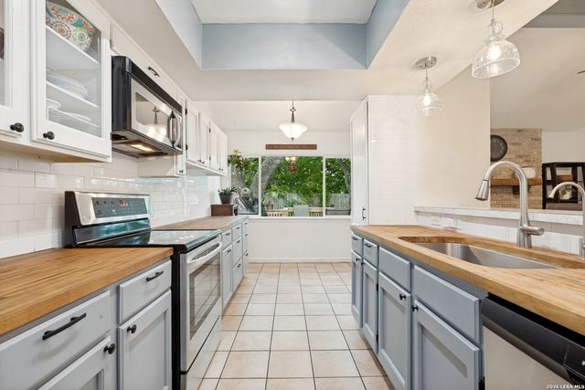 8310 Babe Ruth, San Antonio, TX 78240