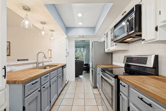 8310 Babe Ruth, San Antonio, TX 78240