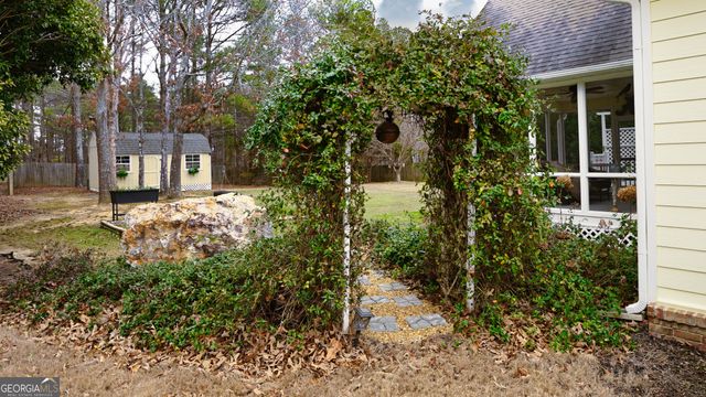 19 Golden Eagle Drive, Adairsville, GA 30103