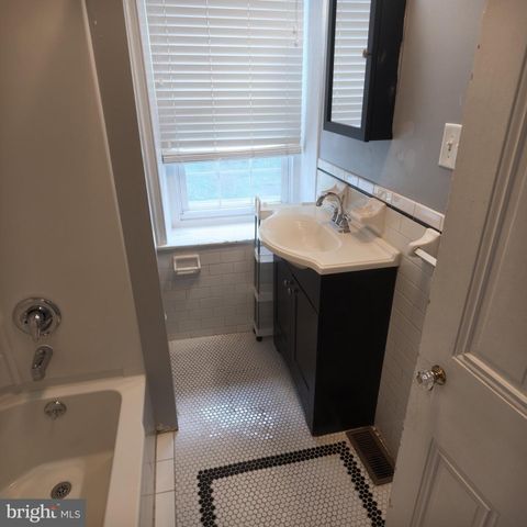 335 CARSON ST, Philadelphia, PA 19128