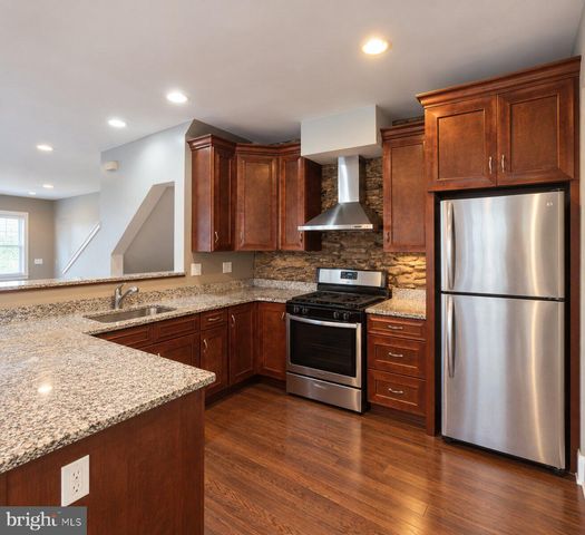 335 CARSON ST, Philadelphia, PA 19128