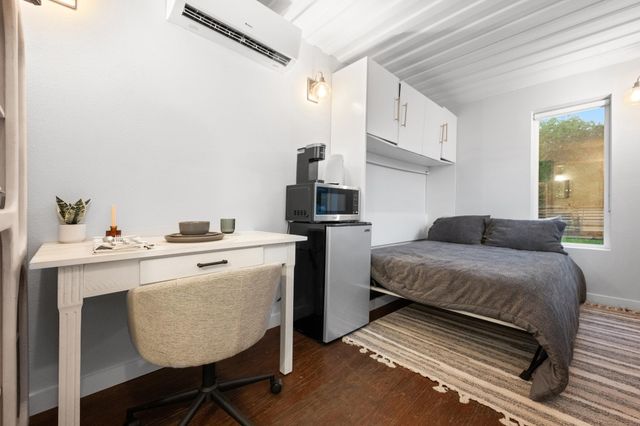 1723 Fawn DR, Austin, TX 78741