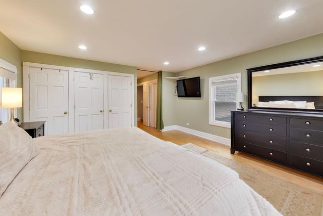 311 Brainerd Avenue, Libertyville, IL 60048