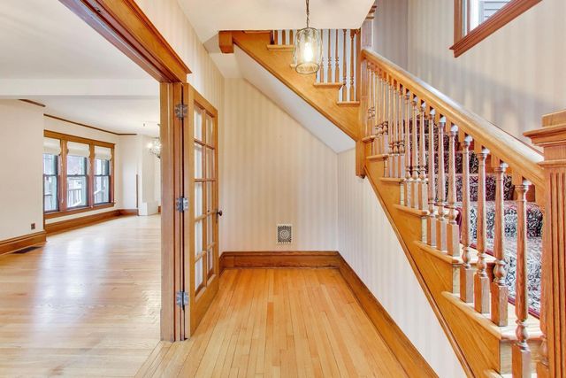 311 Brainerd Avenue, Libertyville, IL 60048