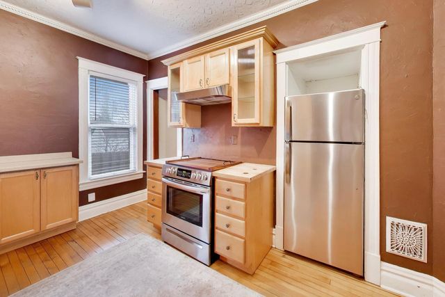 311 Brainerd Avenue, Libertyville, IL 60048