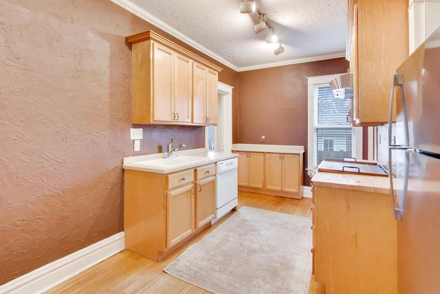 311 Brainerd Avenue, Libertyville, IL 60048