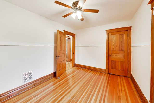 311 Brainerd Avenue, Libertyville, IL 60048