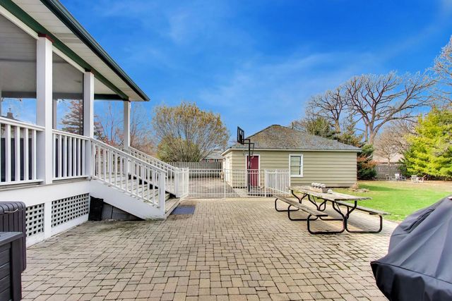 311 Brainerd Avenue, Libertyville, IL 60048