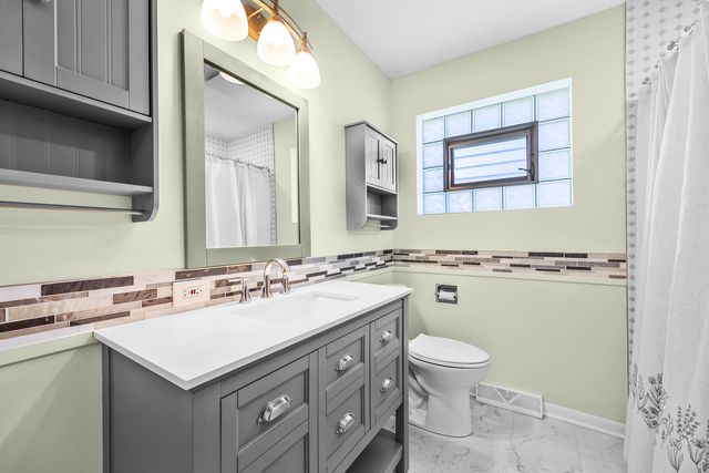 565 Oglesby Avenue, Calumet City, IL 60409