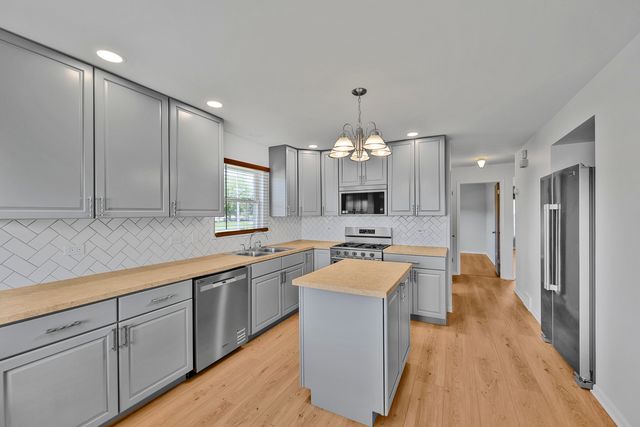 565 Oglesby Avenue, Calumet City, IL 60409