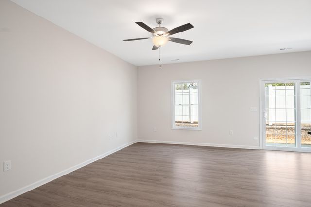 6138 Warren Newcomb, Radford, VA 24141
