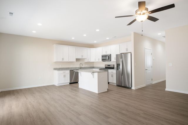 6138 Warren Newcomb, Radford, VA 24141