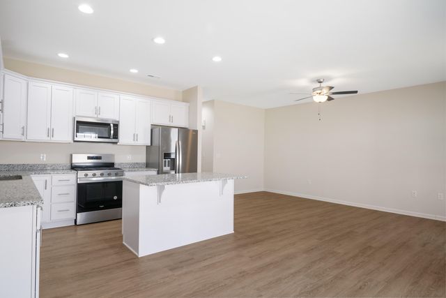 6138 Warren Newcomb, Radford, VA 24141
