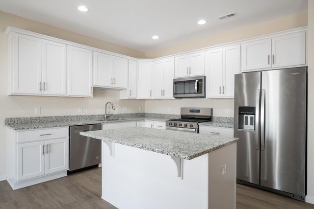 6138 Warren Newcomb, Radford, VA 24141