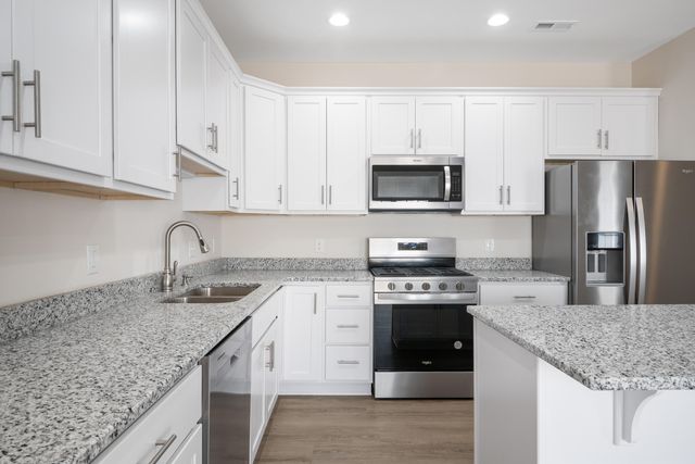 6138 Warren Newcomb, Radford, VA 24141