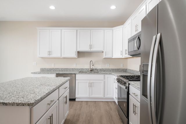 6138 Warren Newcomb, Radford, VA 24141
