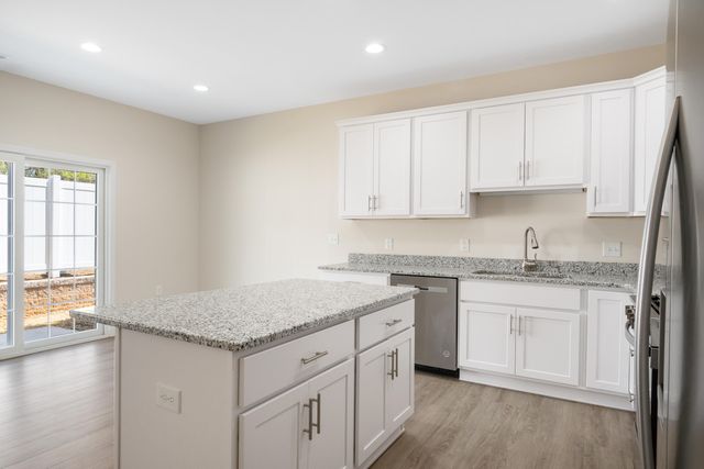 6138 Warren Newcomb, Radford, VA 24141