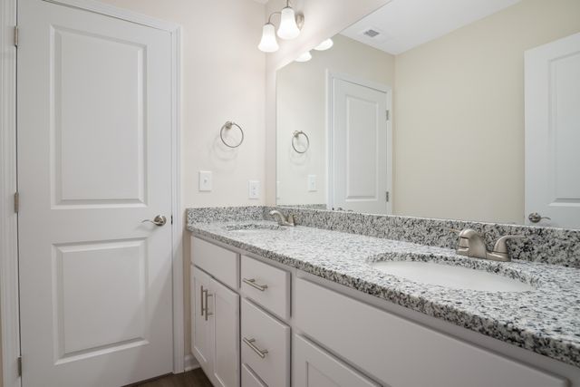 6138 Warren Newcomb, Radford, VA 24141