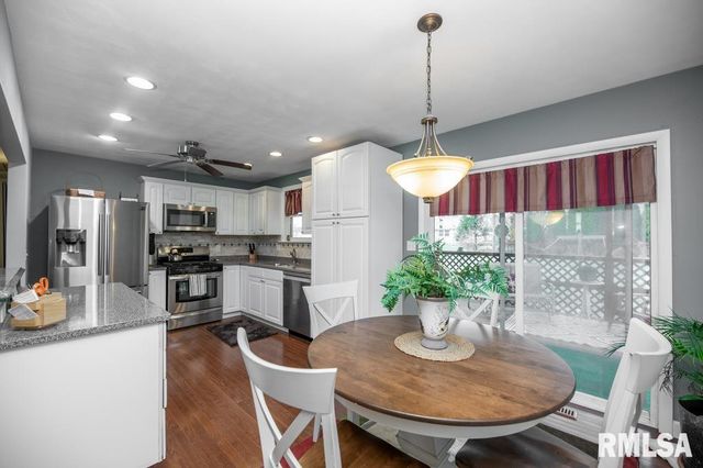 6407 N ROBINWOOD Drive, Peoria, IL 61614