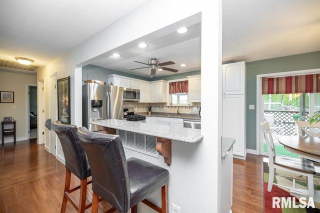 6407 N ROBINWOOD Drive, Peoria, IL 61614