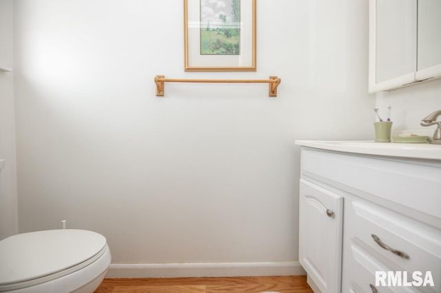 6407 N ROBINWOOD Drive, Peoria, IL 61614