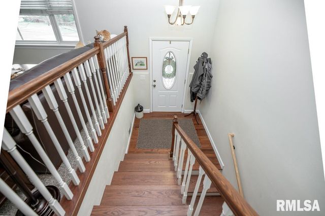 6407 N ROBINWOOD Drive, Peoria, IL 61614