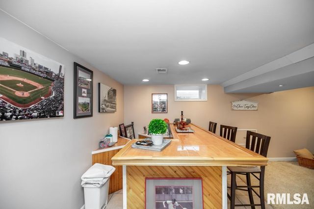 6407 N ROBINWOOD Drive, Peoria, IL 61614