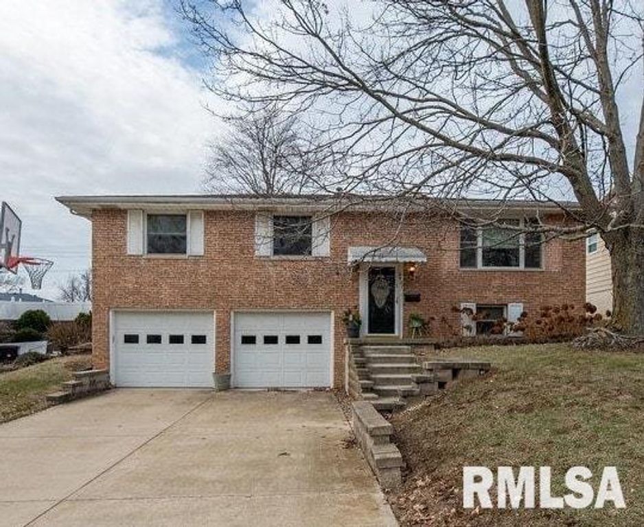 6407 N ROBINWOOD Drive, Peoria, IL 61614