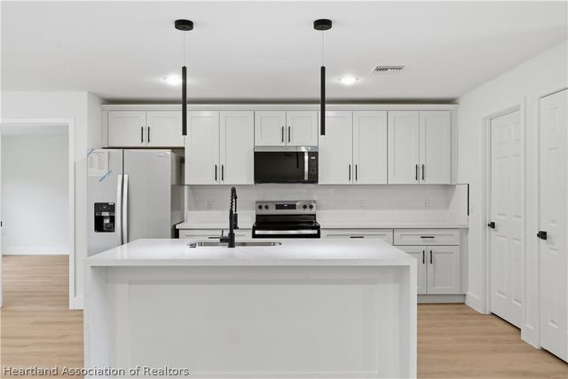 6348 Virtudes Street, Sebring, FL 33872