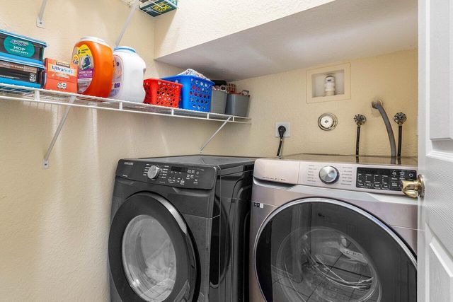 9090 NW 40th Place, Sunrise, FL 33351