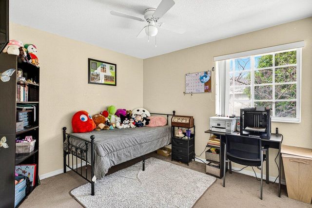 9090 NW 40th Place, Sunrise, FL 33351