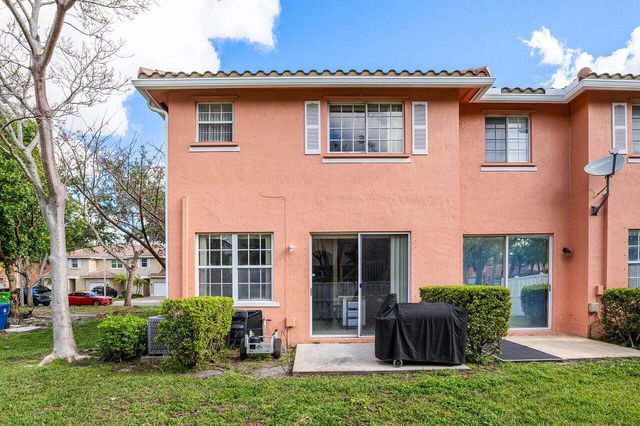 9090 NW 40th Place, Sunrise, FL 33351