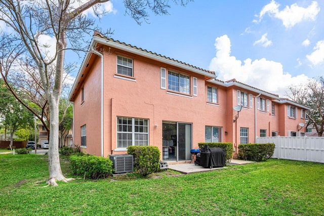 9090 NW 40th Place, Sunrise, FL 33351