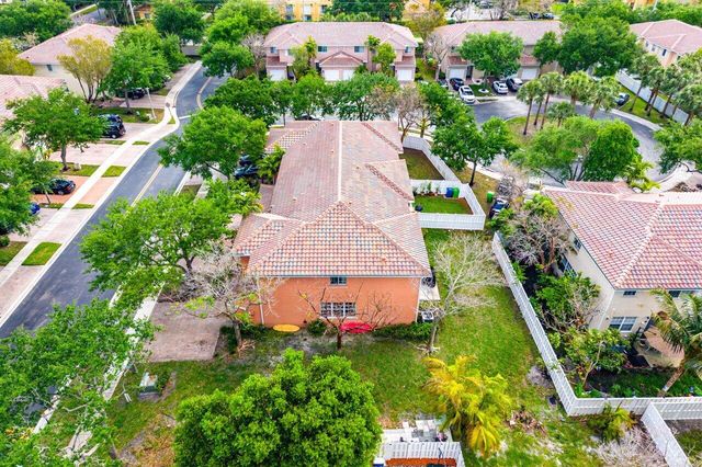 9090 NW 40th Place, Sunrise, FL 33351