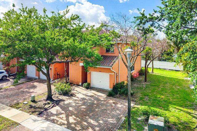 9090 NW 40th Place, Sunrise, FL 33351