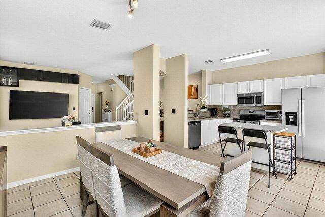 9090 NW 40th Place, Sunrise, FL 33351