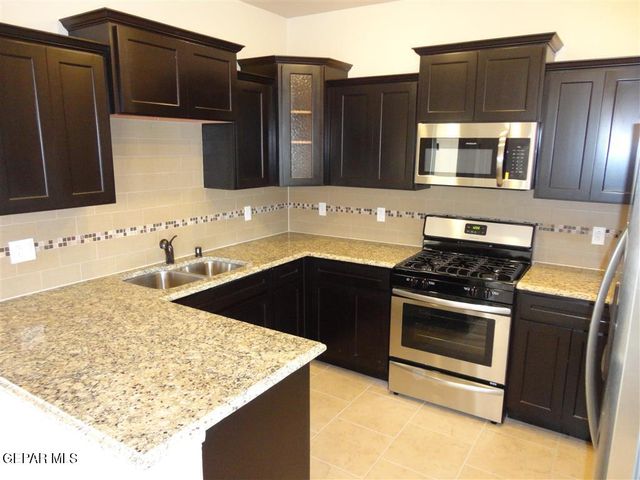 14254 Earl Chokiski Avenue, El Paso, TX 79938