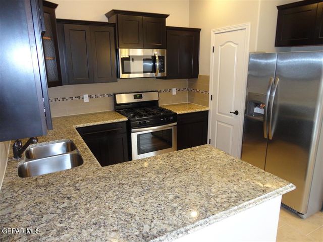 14254 Earl Chokiski Avenue, El Paso, TX 79938