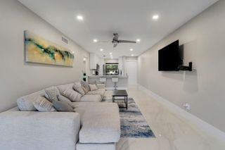 12911 Briarlake Drive 202, Palm Beach Gardens, FL 33418