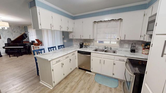 1910 Sullivan Drive, Dothan, AL 36303