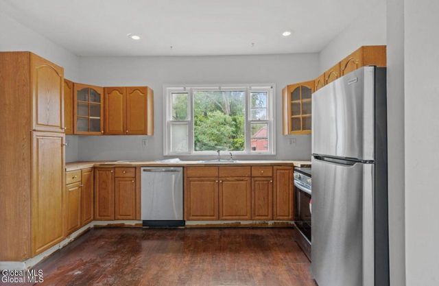 300 B Route 9W B, Albany, NY 12209