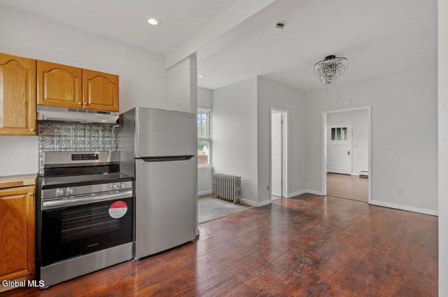 300 B Route 9W B, Albany, NY 12209