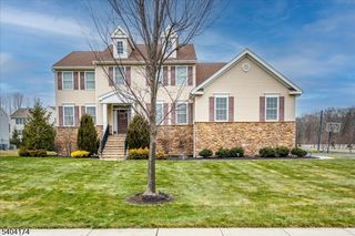2 Eagle Ct, South Brunswick Twp., NJ 08852