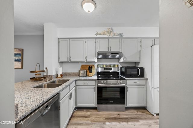 36 Deallyon Ave Apt 102, Hilton Head Island, SC 29928