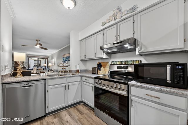 36 Deallyon Ave Apt 102, Hilton Head Island, SC 29928