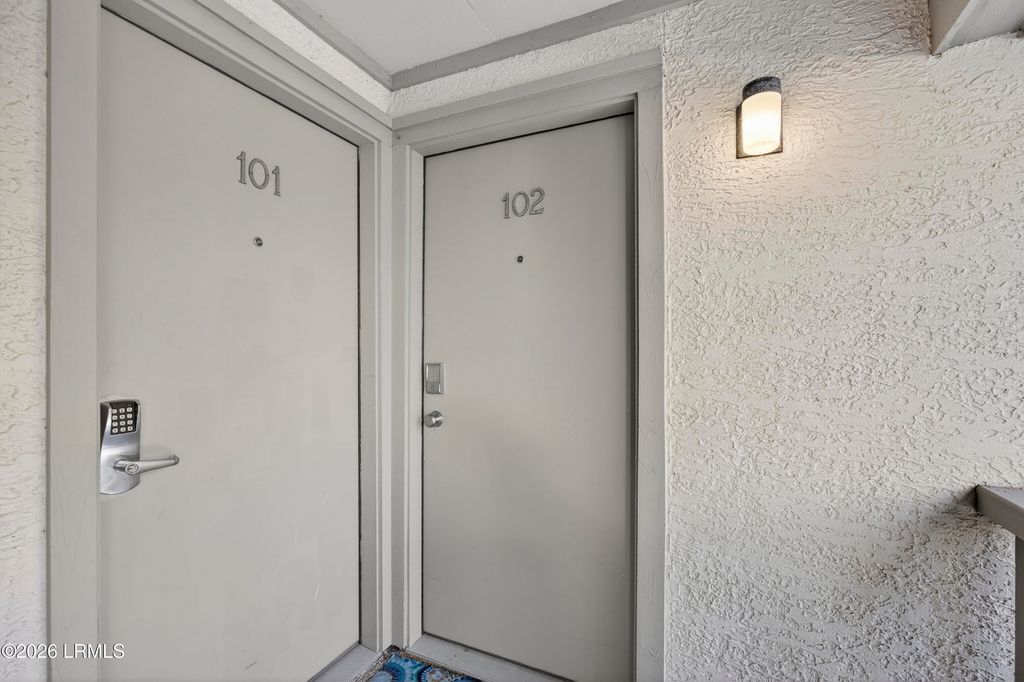 36 Deallyon Ave Apt 102, Hilton Head Island, SC 29928
